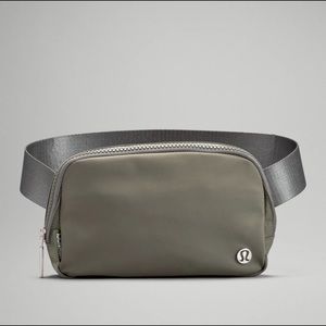 Lululemon Everywhere Belt Bag